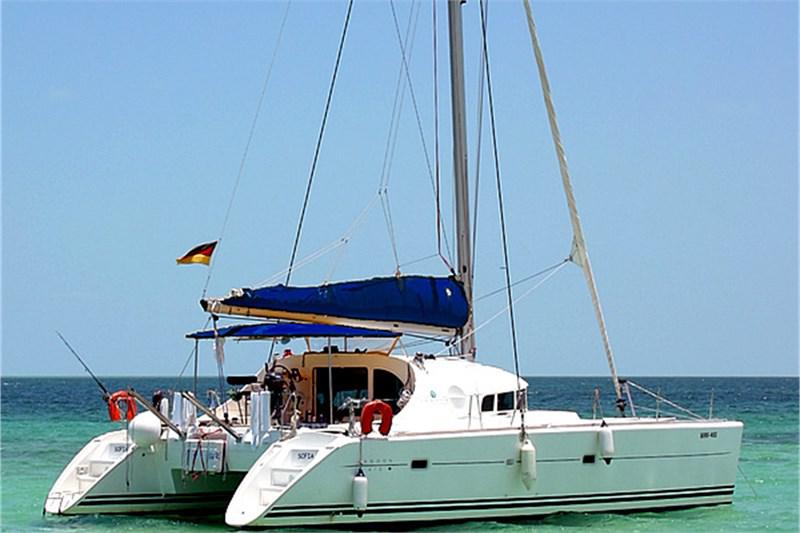 Book yachts online - False - Lagoon 410 (4Cab) - Sofia (Cienfuegos) - rent