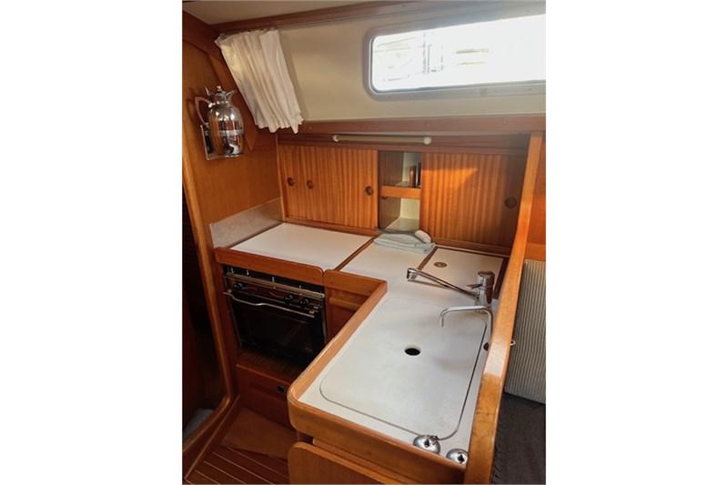Book yachts online - False - Hallberg-Rassy 34 (2Cab) - Rassy - rent