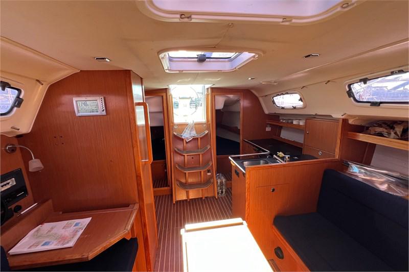 Book yachts online - False - Bavaria 35 Cruiser (3Cab) - Jana - rent