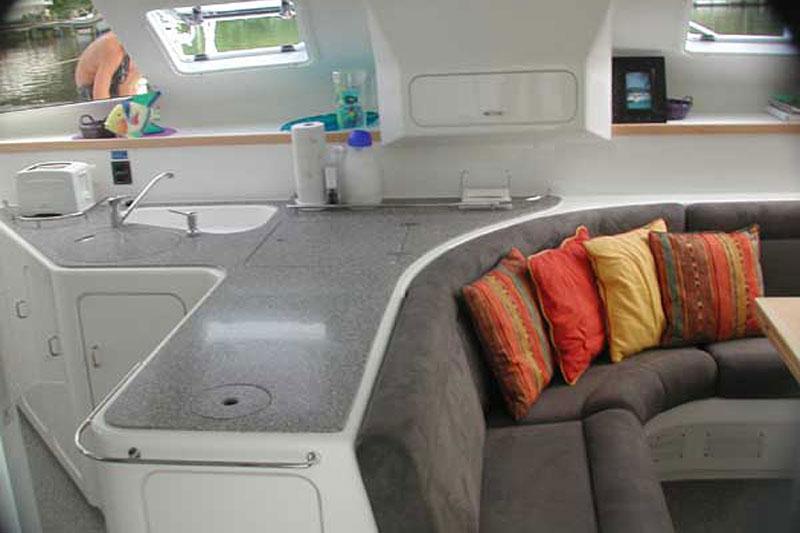 Book yachts online - False - Voyage 440 (4Cab) - Alboran Ron Punch (Radazul) - rent