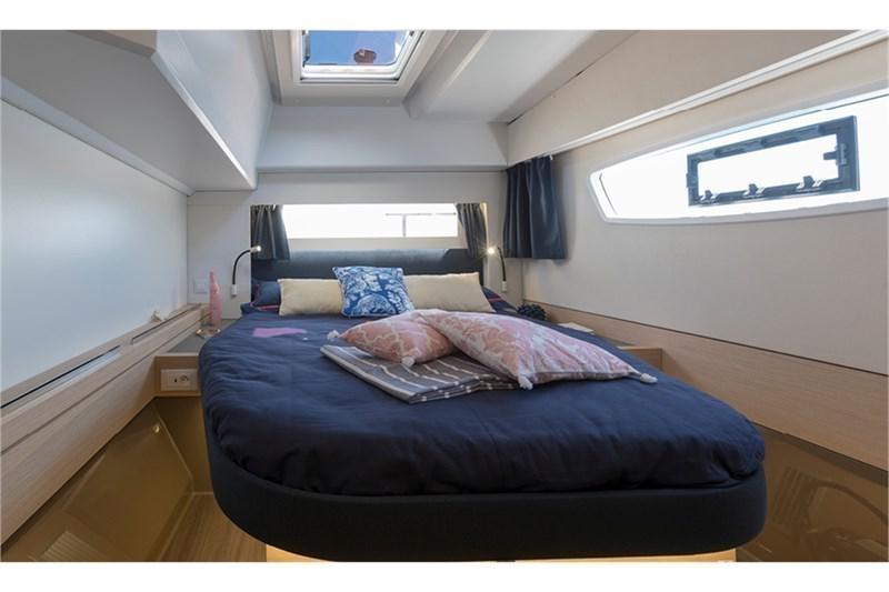 Book yachts online - False - Astrea 42 (4Cab) - Vicarello - rent