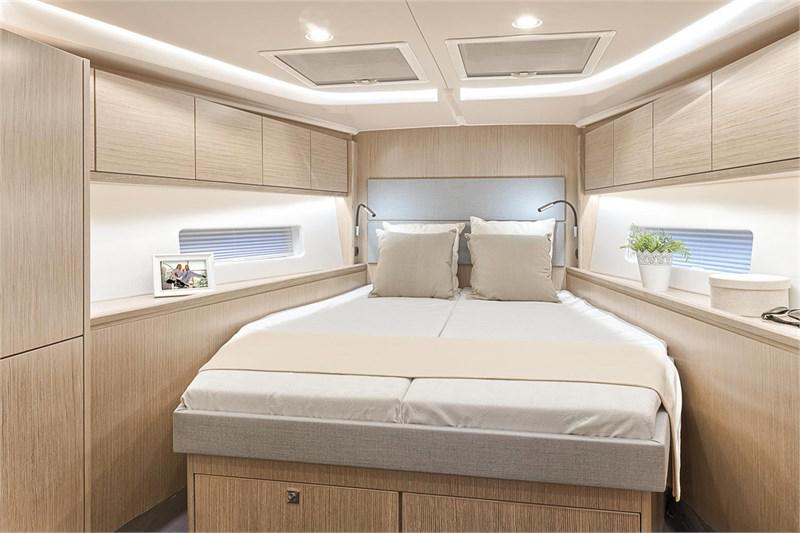 Book yachts online - False - Bavaria C45 (5Cab) - Bella - rent