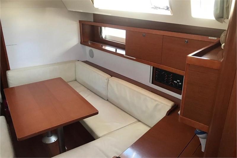 Book yachts online - False - Oceanis 45 (4Cab) - Alboran Gin Tonic (Radazul) - rent