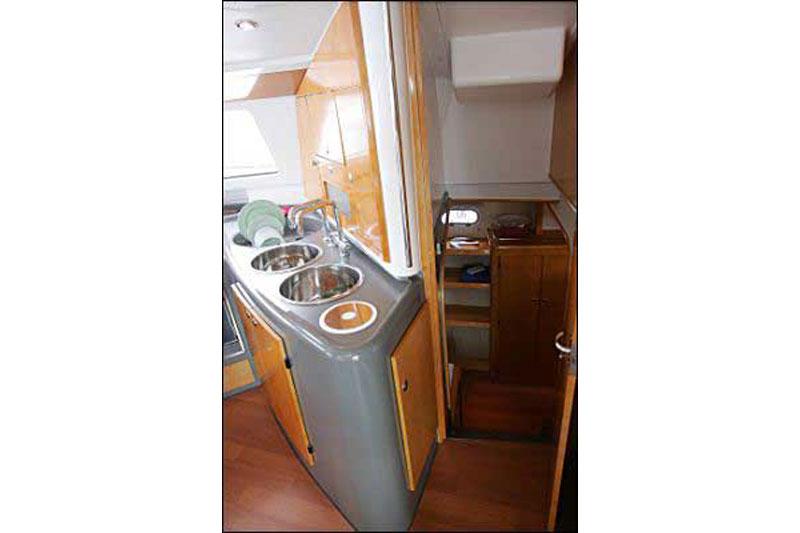 Book yachts online - False - Belize 43 (4Cab) -  Alboran Piropo (Cienfuegos) - rent