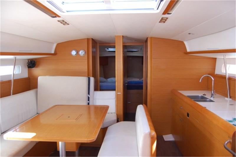 Book yachts online - False - Sun Odyssey 519 (5Cab) - Alboran Champagne - rent