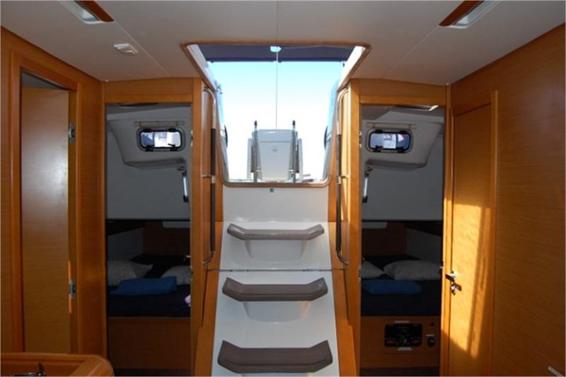 Book yachts online - False - Sun Odyssey 519 (5Cab) - Alboran Champagne - rent
