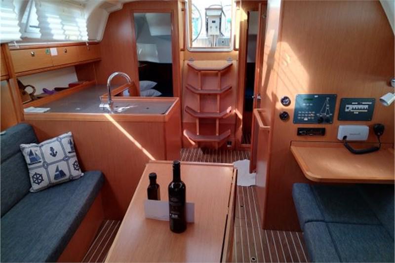 Book yachts online - False - Bavaria Cruiser 37 (3Cab) - Sea Hope - rent