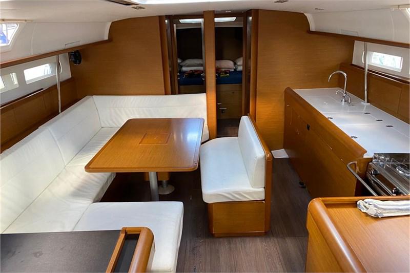 Book yachts online - False - Sun Odyssey 519 (5Cab) - Alboran Pacharán (Radazul) - rent