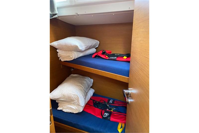 Book yachts online - False - Sun Odyssey 519 (5Cab) - Alboran Pacharán (Mallorca/La Lonja) - rent