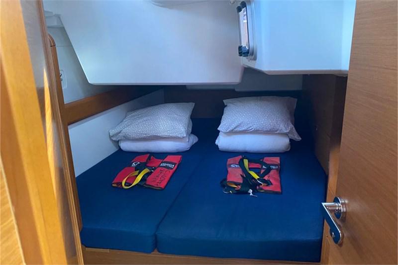Book yachts online - False - Sun Odyssey 519 (5Cab) - Alboran Pacharán (Mallorca/La Lonja) - rent
