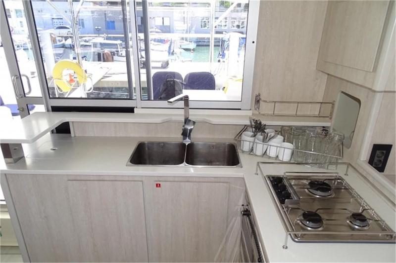 Book yachts online - False - Leopard 44 (4Cab) - La Luna (Angra do Reis) - rent