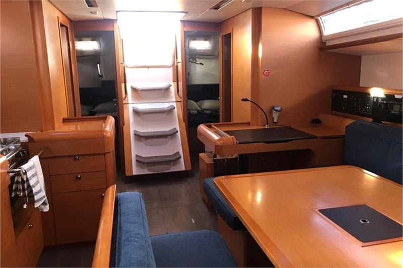 Book yachts online - False - Sun Odyssey 519 (5Cab) - Alboran Bourbon (Mallorca/La Lonja) - rent