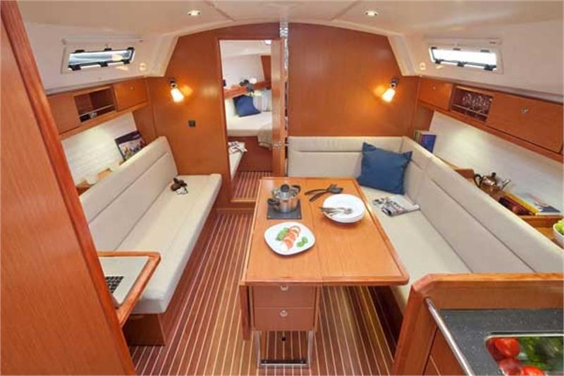 Book yachts online - False - Bavaria Cruiser 36 (3Cab) - Carpe Diem - rent