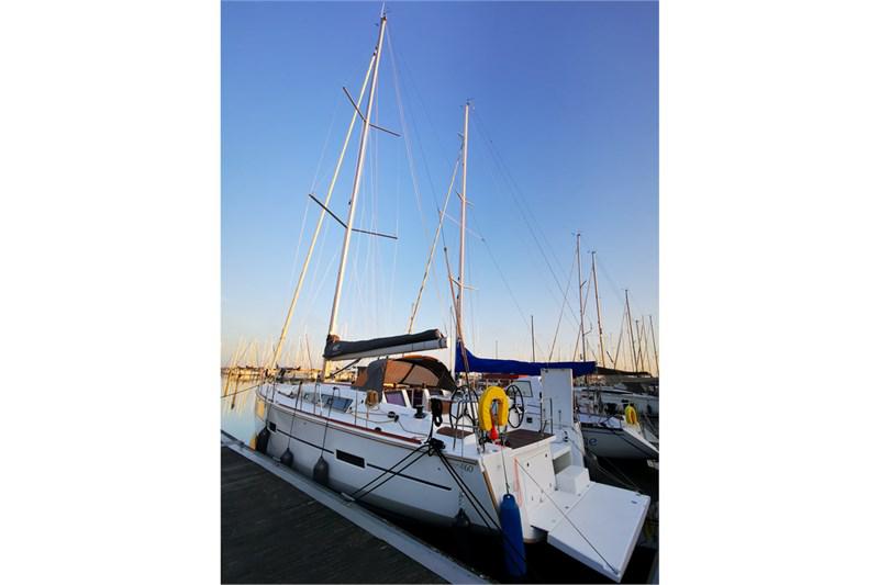 Book yachts online - False - Dufour 460 Grand Large (4Cab) - Seneko - rent