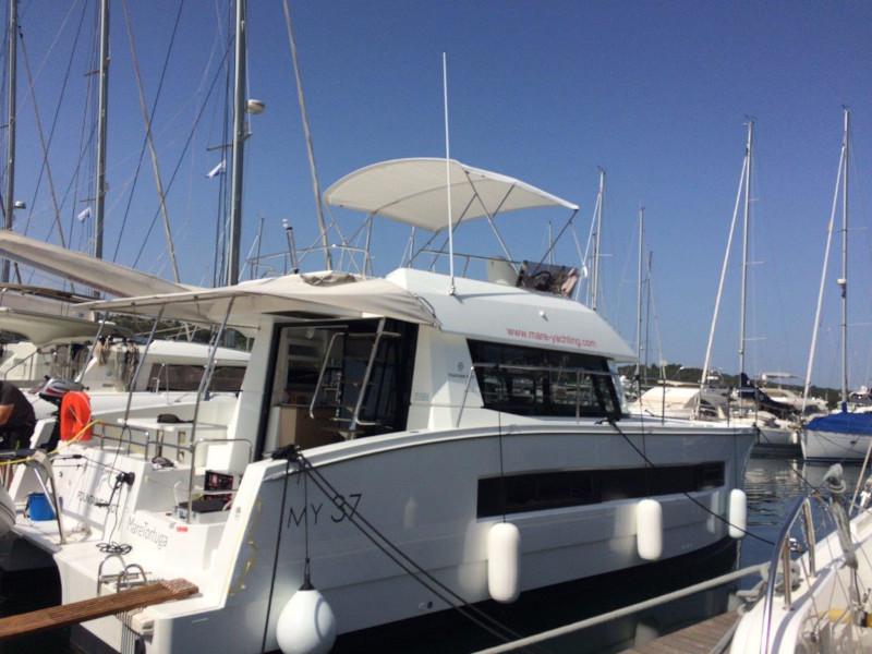 Book yachts online - powercatamaran - MY 37- 4. cab. - MareTortuga - rent