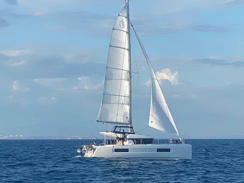 Book yachts online - catamaran - Lagoon 40 - Manik - rent