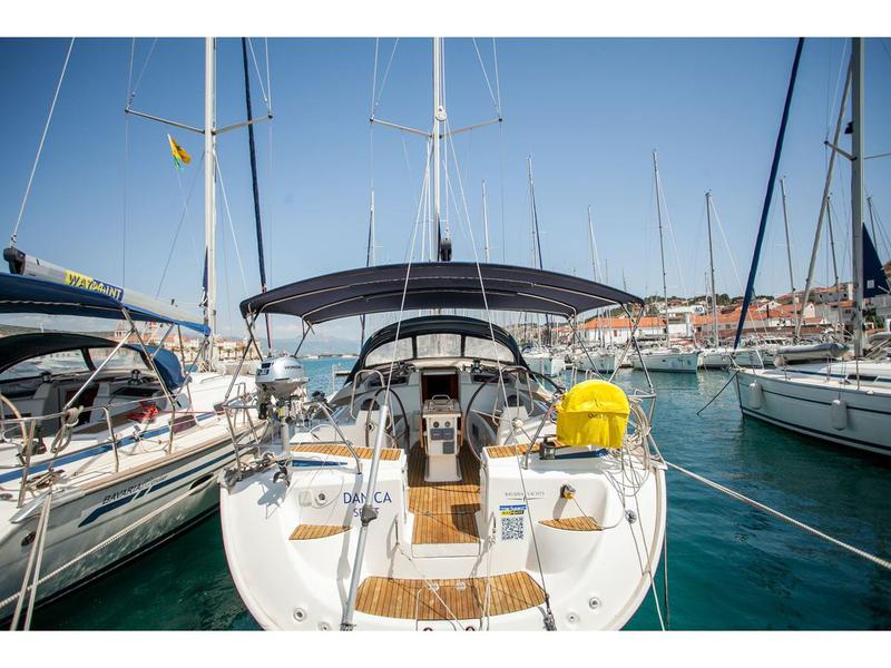 Book yachts online - sailboat - Bavaria 50 Cruiser - Danica - rent