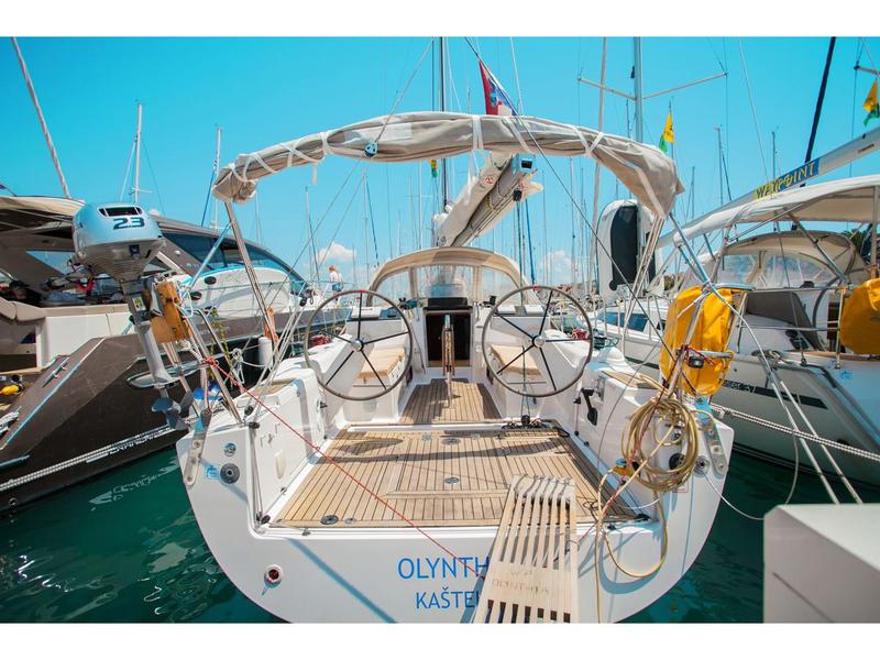 Book yachts online - sailboat - Salona 38 - Olynthia - rent