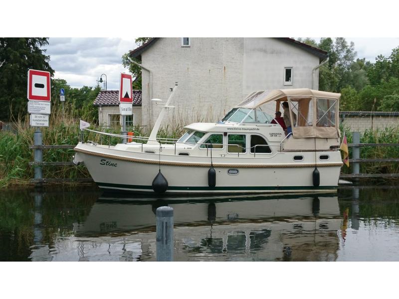 Book yachts online - motorboat - Linssen GS 29.9 AC - Stine (Fr) - rent
