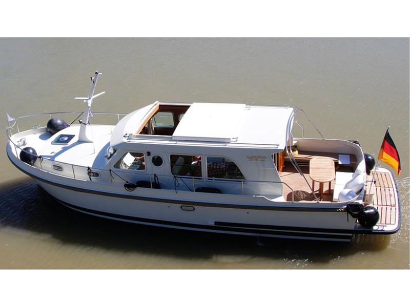 Book yachts online - motorboat - Linssen GS 34.9 Sedan - Balu (Sa) - rent