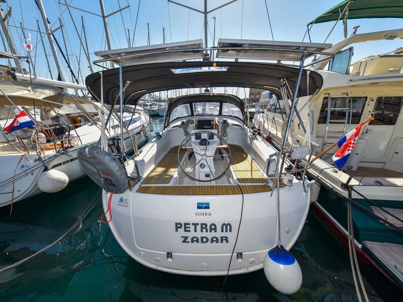 Book yachts online - sailboat - Bavaria 36 Cruiser - Petra M - rent
