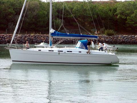 Book yachts online - sailboat - Beneteau Cyclades 43.3 - Kelly - rent