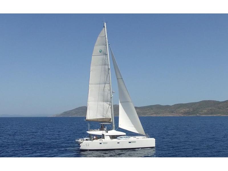 Book yachts online - catamaran - Lagoon 52 - Kepi - rent