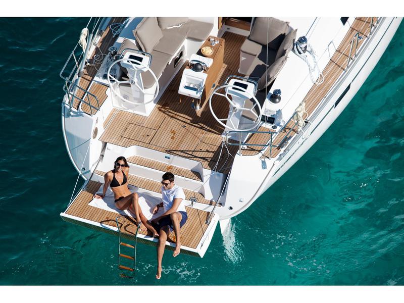 Book yachts online - sailboat - Bavaria Cruiser 46 - Avelina - rent