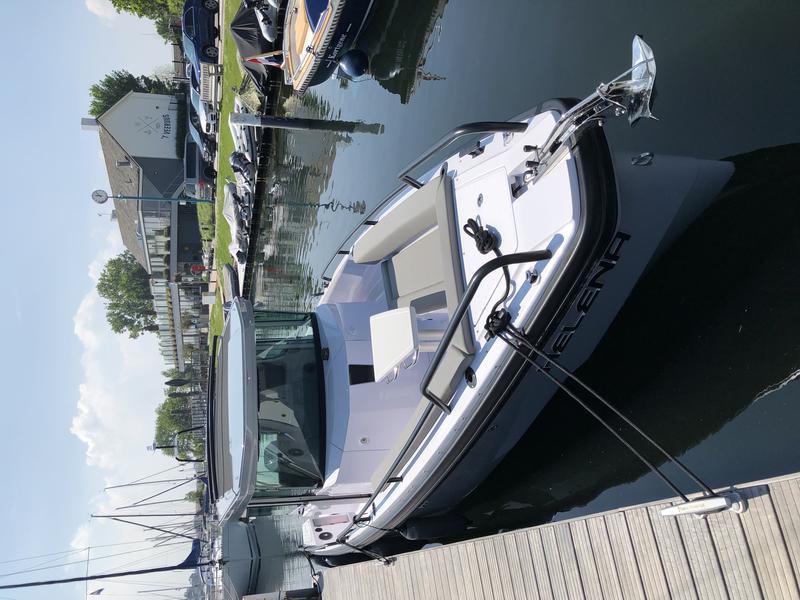 Book yachts online - motorboat - Axopar 28 - Helena - rent