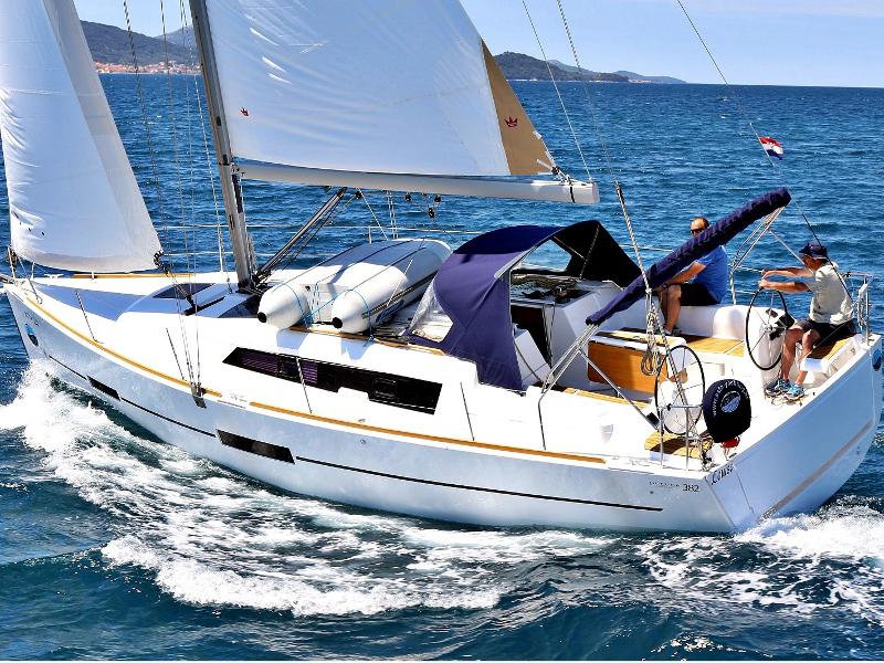 Book yachts online - sailboat - Dufour 382 Grand Large - PHONIX - rent