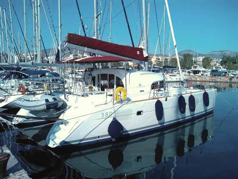 Book yachts online - catamaran - Lagoon 380 - Nefertiti - rent