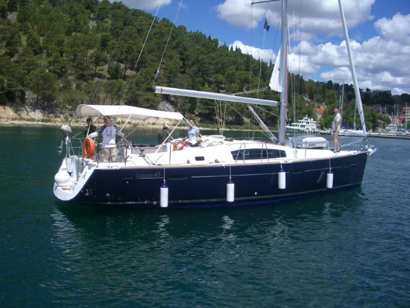 Book yachts online - sailboat - Oceanis 43 - AMADIE - rent