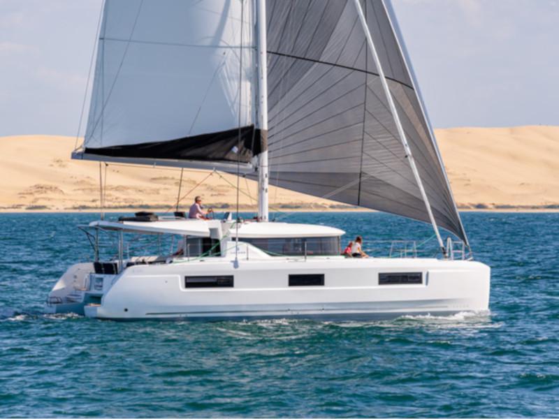 Book yachts online - catamaran - Lagoon 46 - BUTTERFLY - rent