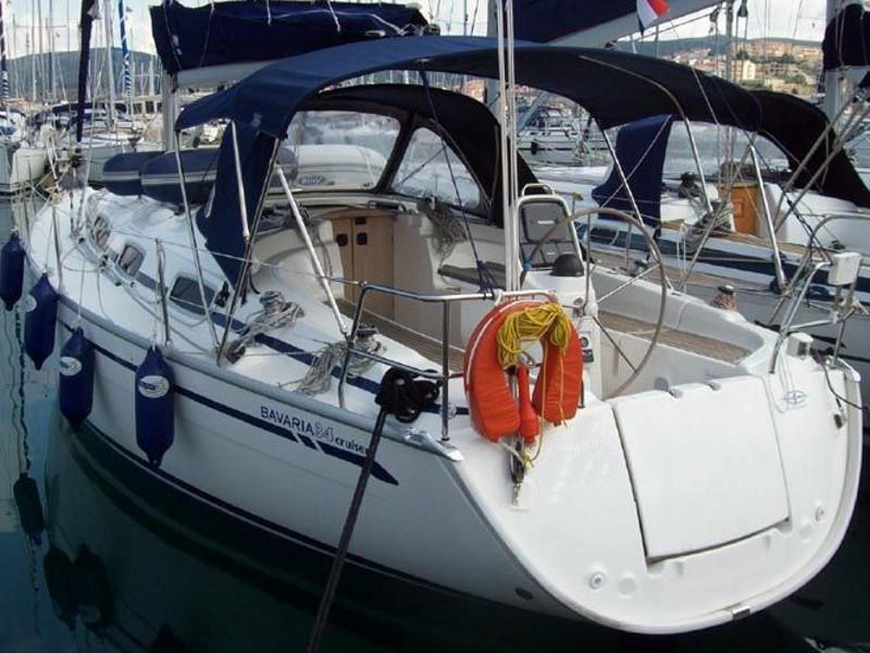 Book yachts online - sailboat - Bavaria 34 Cruiser - EC- 34B-08-G - rent