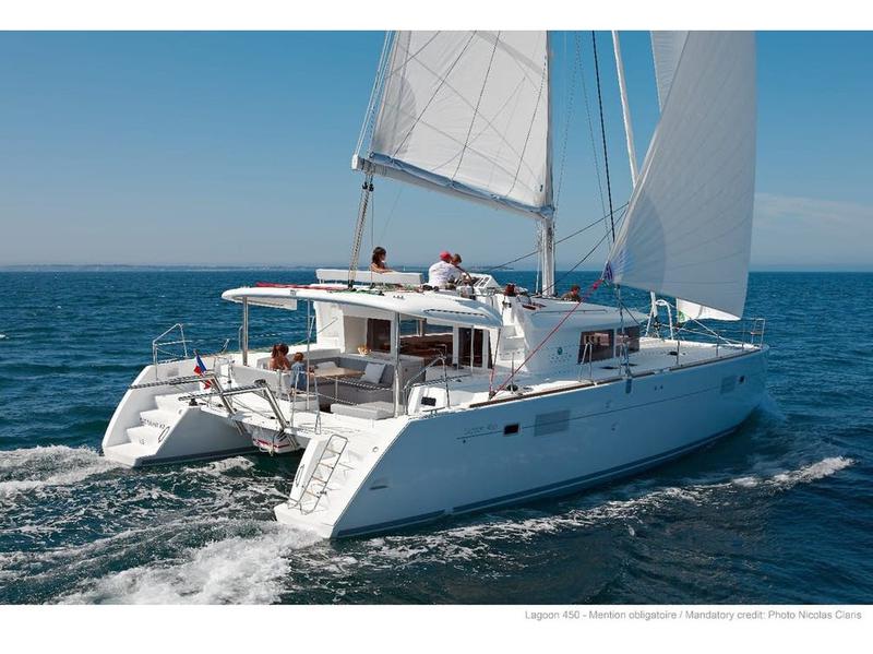 Book yachts online - catamaran - Lagoon 450  Flybridge - Alex JR - rent