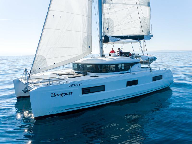Book yachts online - catamaran - Lagoon 46 - HANGOVER - rent