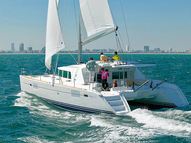 Book yachts online - catamaran - Lagoon 440 - Duende - rent