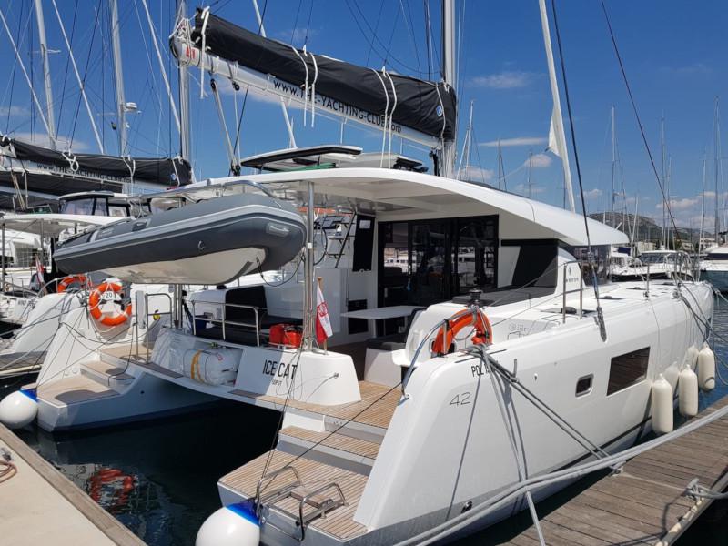 Book yachts online - catamaran - Lagoon 42 - Ice Cat - rent