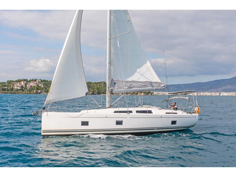 Book yachts online - sailboat - Hanse 418 - AZUR - rent