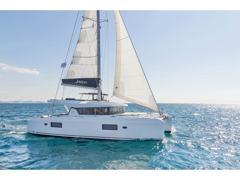 Book yachts online - catamaran - Lagoon 42 A/C &amp; GEN. - NIRIIS - rent