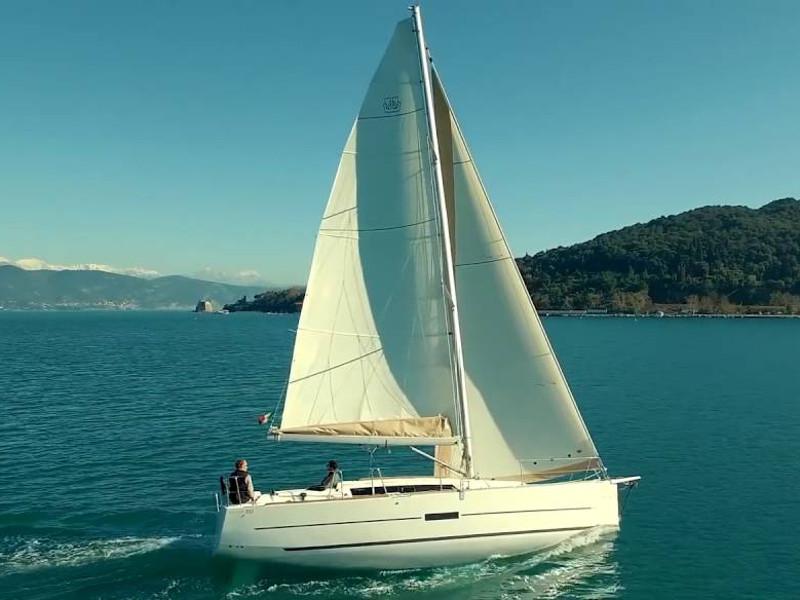 Book yachts online - sailboat - Dufour 350 GL - Orcagna I - rent