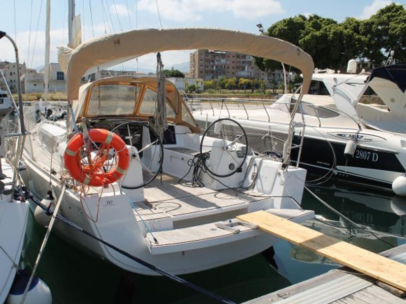 Book yachts online - sailboat - Dufour 310 - Ala Bianca - rent