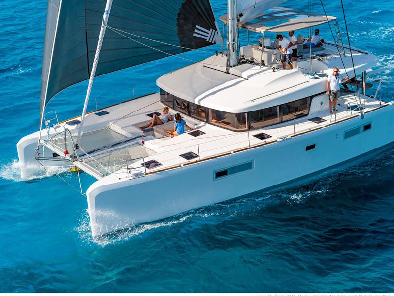 Book yachts online - catamaran - Lagoon 52F - Lima V - rent
