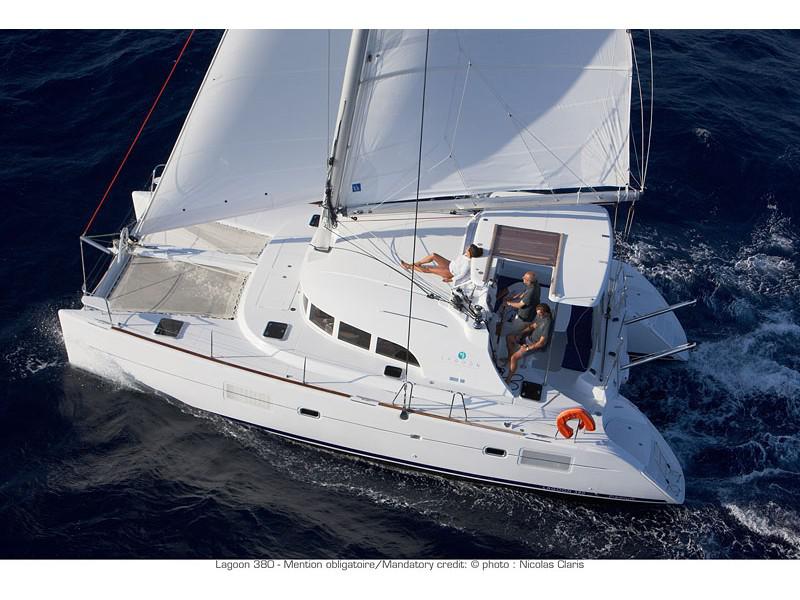 Book yachts online - catamaran - Lagoon 380 PREMIUM - Oscar III - rent