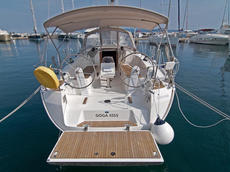 Book yachts online - sailboat - Bavaria Cruiser 37 - Goga Kiss - rent