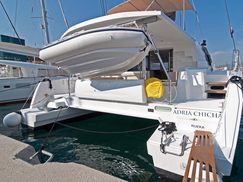 Book yachts online - catamaran - Bali 4.5 - Adria Chicha - rent