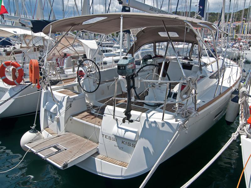 Book yachts online - sailboat - Sun Odyssey 439 - Tessi Kiss - rent