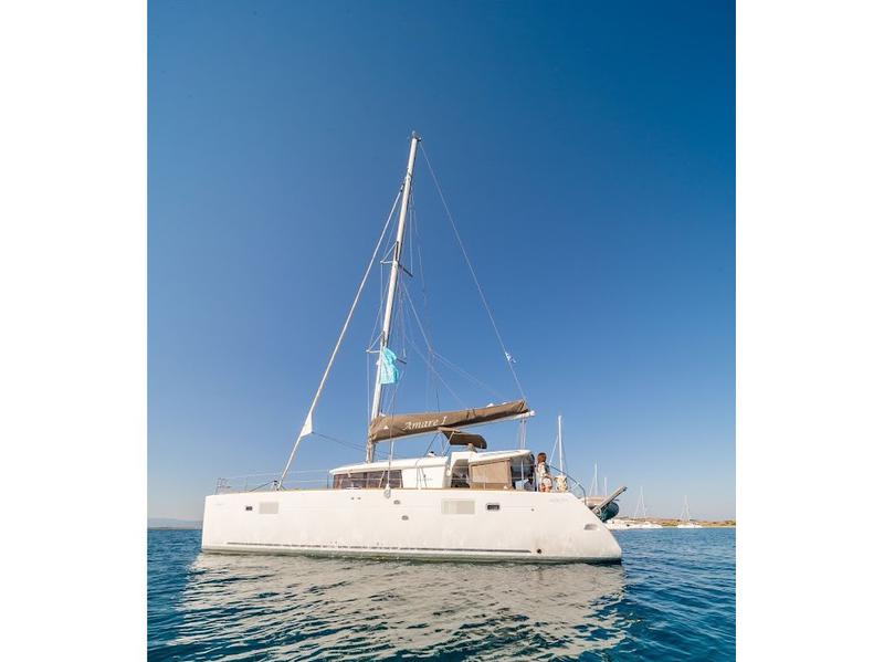 Book yachts online - catamaran - Lagoon 450  Flybridge - Amare I - Skippered - rent