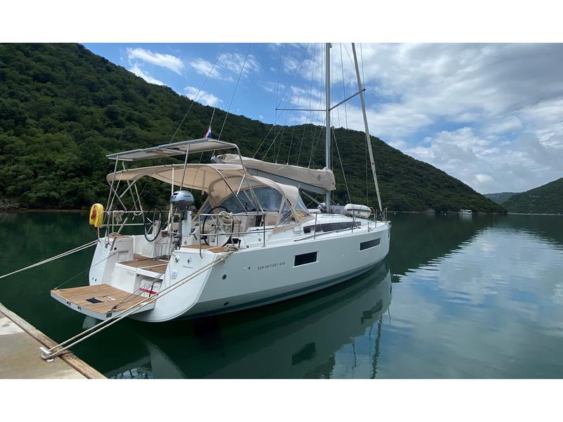 Book yachts online - sailboat - Sun Odyssey 440 / 4 cabins - Thalaia - rent