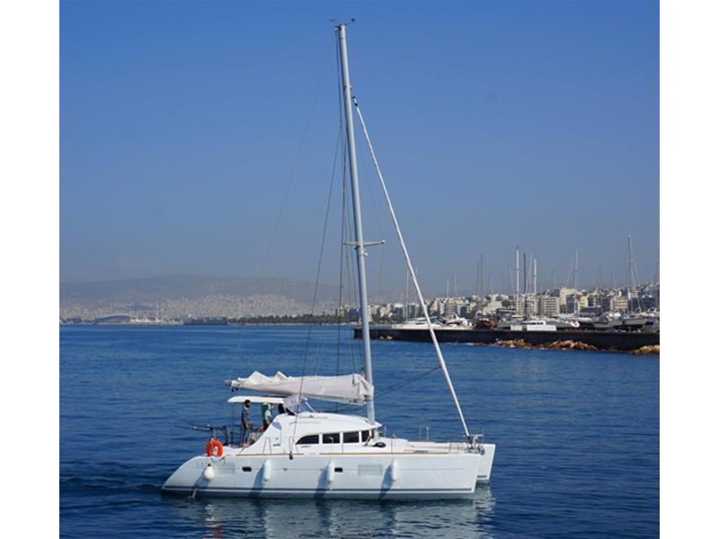 Book yachts online - catamaran - Lagoon 380 S2 - Dido - rent